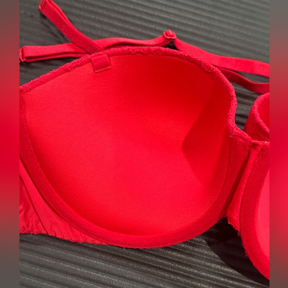 Victoria’s Secret - Multi Way ladies NWOT ladies 34D Red Bra